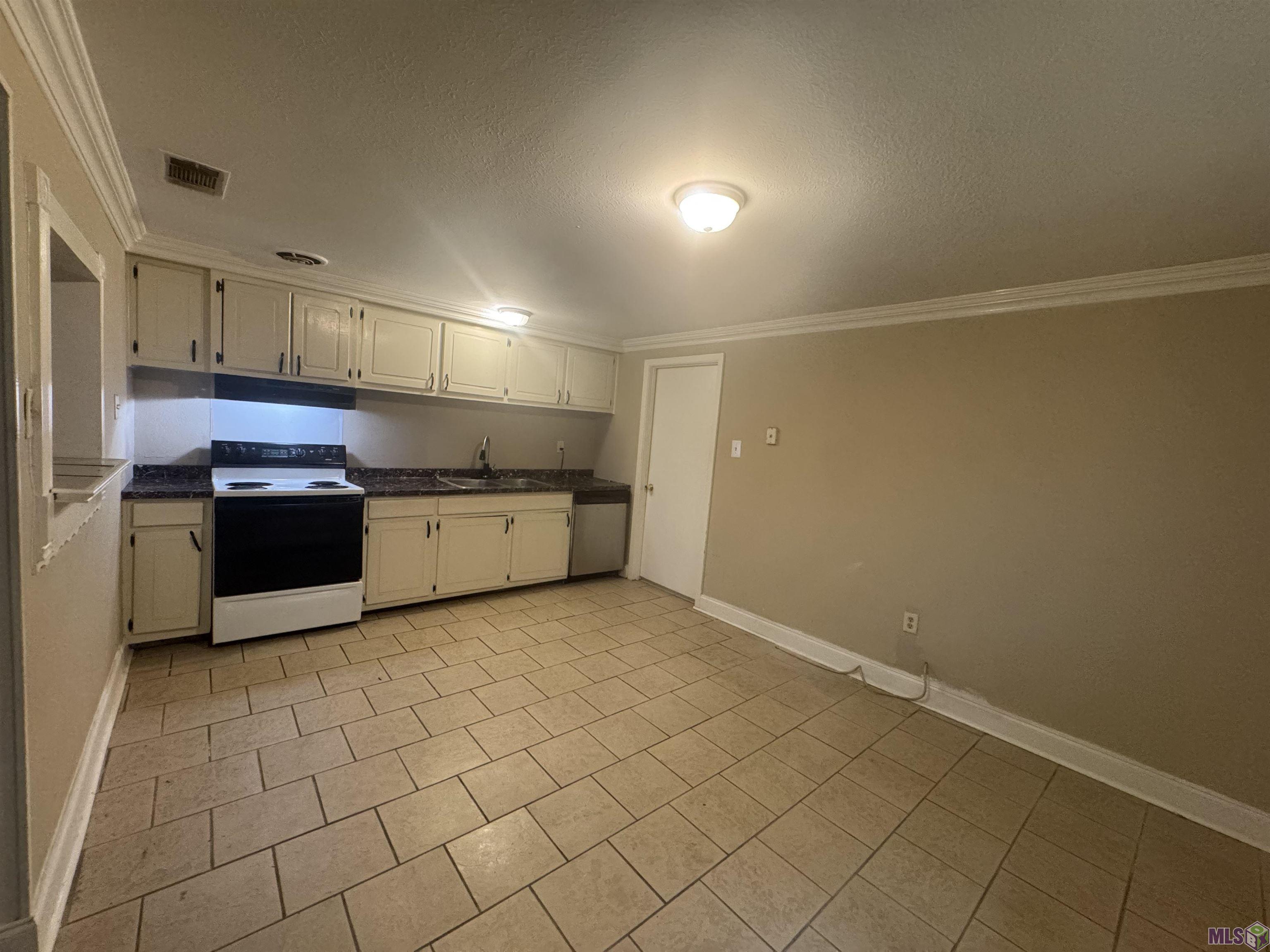 9254 Corlett Drive Baton Rouge, LA 70811 - Photo 3 of 12