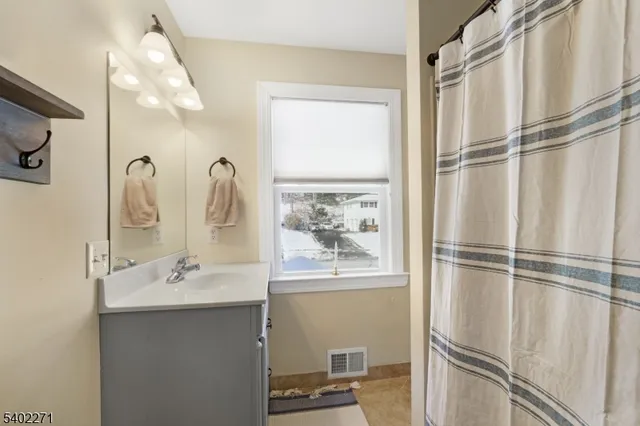 $599,000 | 56 North Hillside Avenue, Kenvil, NJ 07847