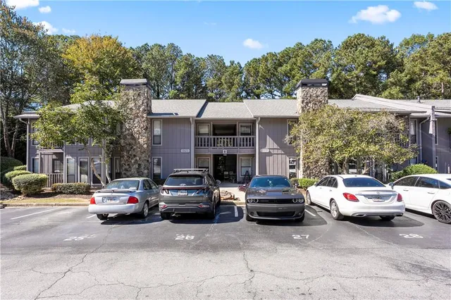 $199,900 | 3949 Woodridge Way, Tucker, GA 30084