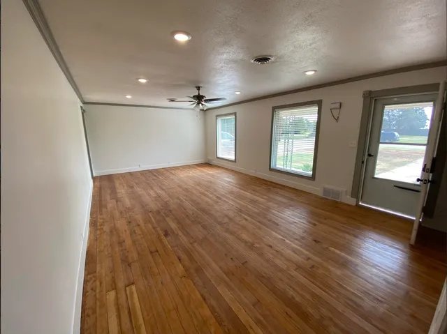 $2,000 | 1011 Walnut Street, Idalou, TX 79329