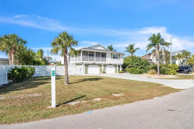 $1,250,000 | 8302 Marina Drive, Holmes Beach, FL 34217