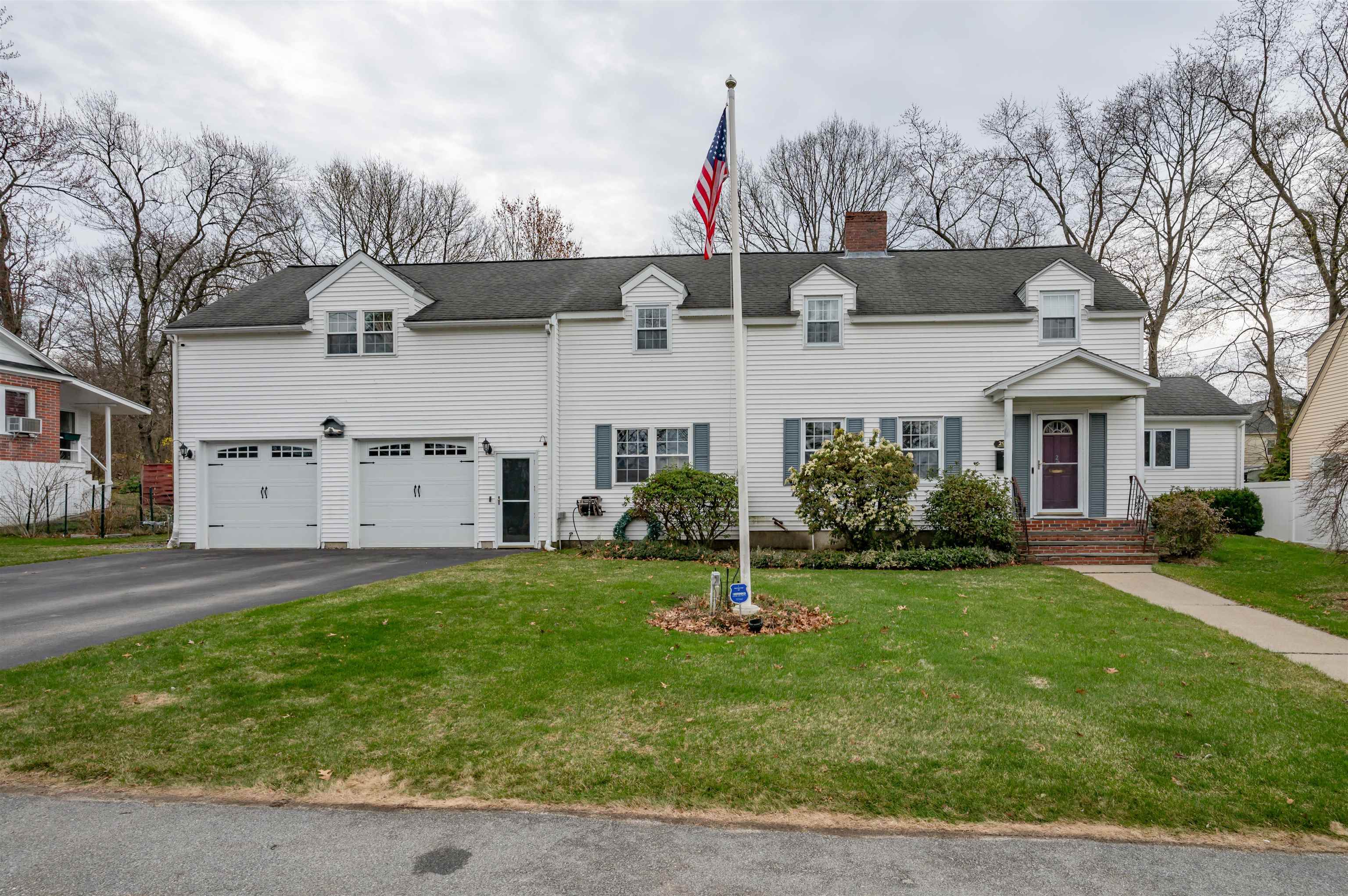 29 Dickerman Street Nashua, NH 03060 - Photo 3 of 57