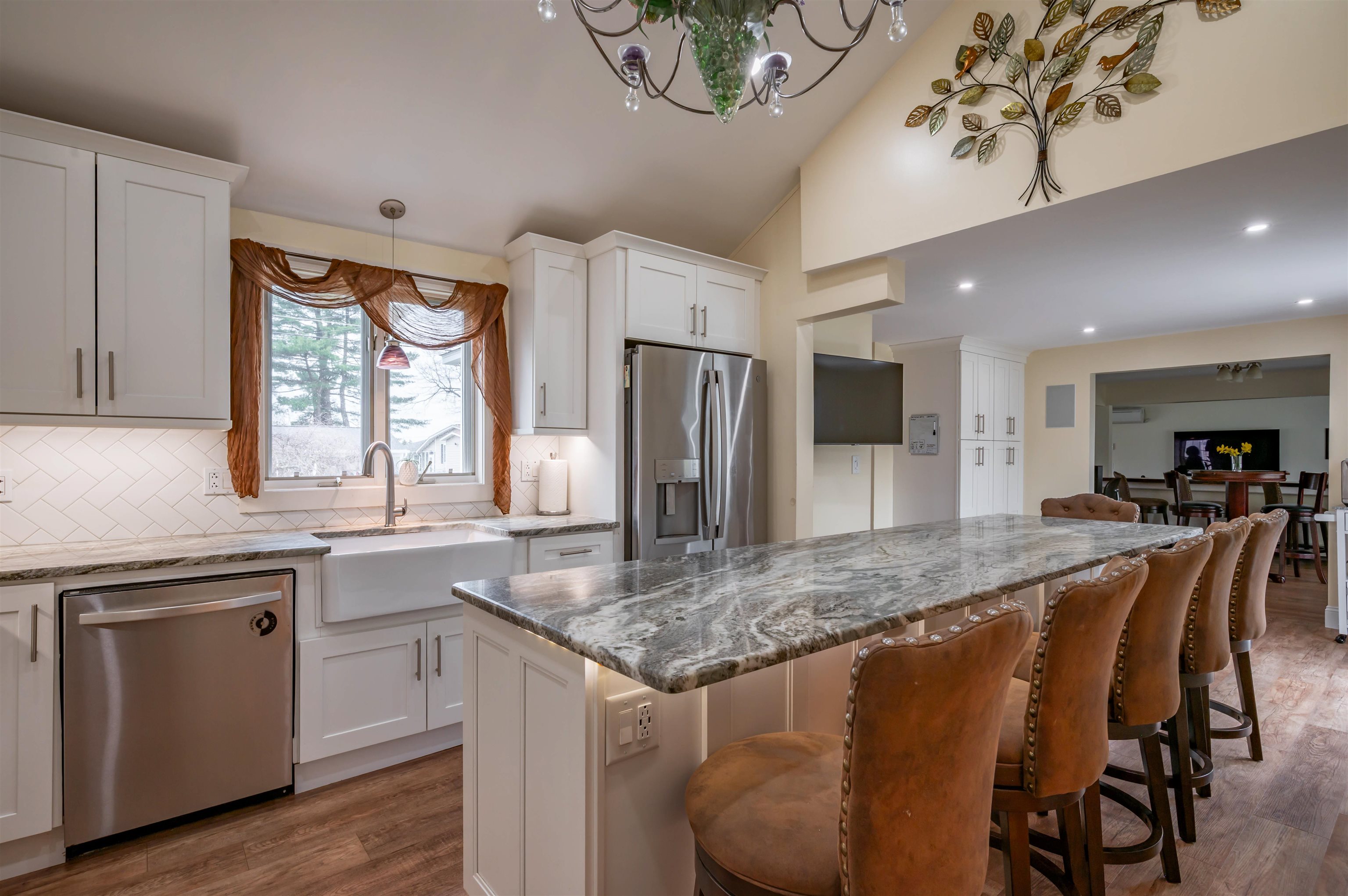 29 Dickerman Street Nashua, NH 03060 - Photo 5 of 57