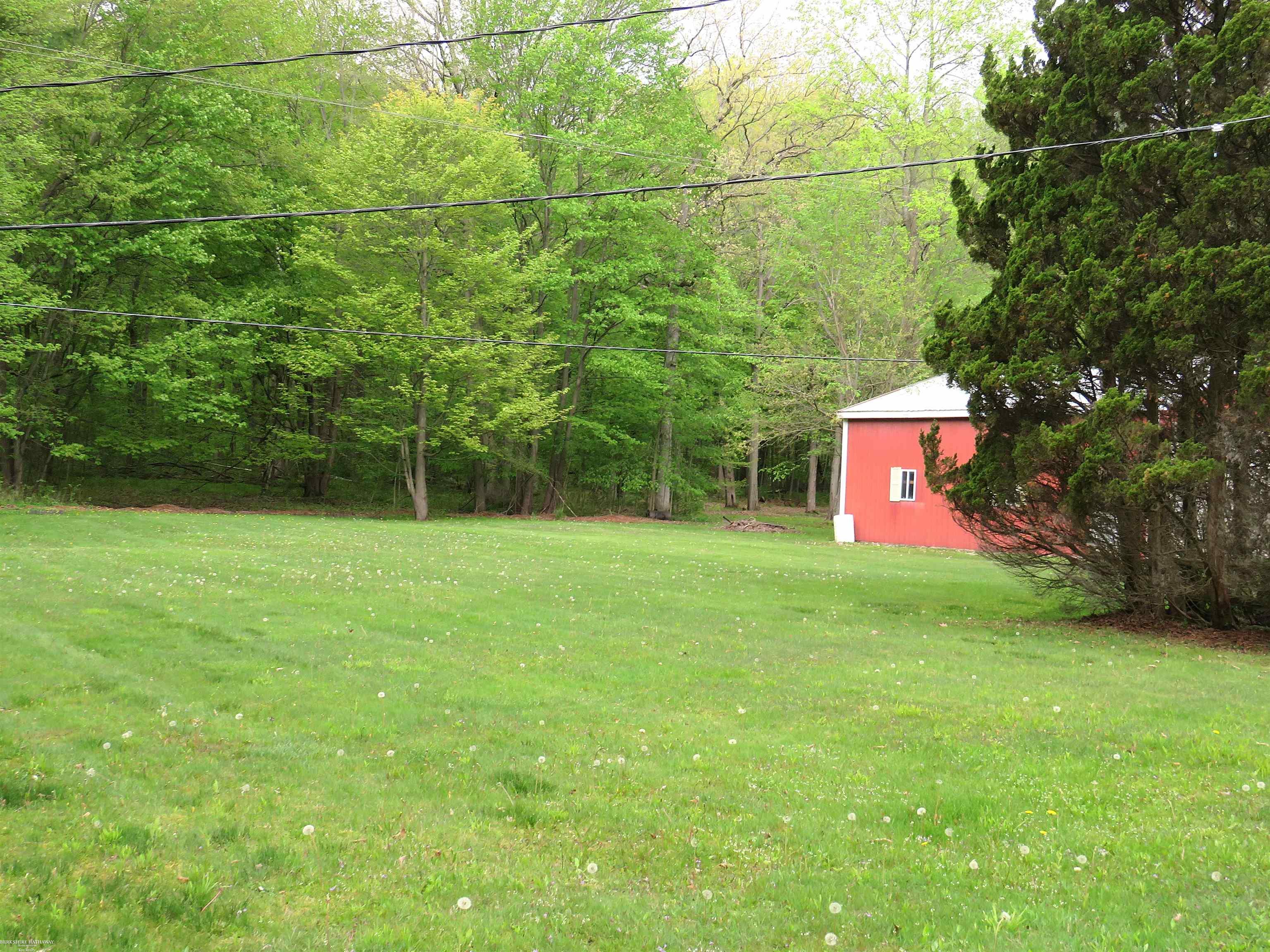 2056 Werner Road Columbus, MI 48063 - Photo 3 of 21 50167282-9ccdf166-ef0b-47c8-8ccb-9bf8b49f6e46.JPG
