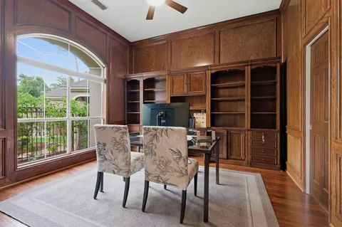 $1,068,000 | 6 Harbor Cove Drive, The Woodlands, TX 77381