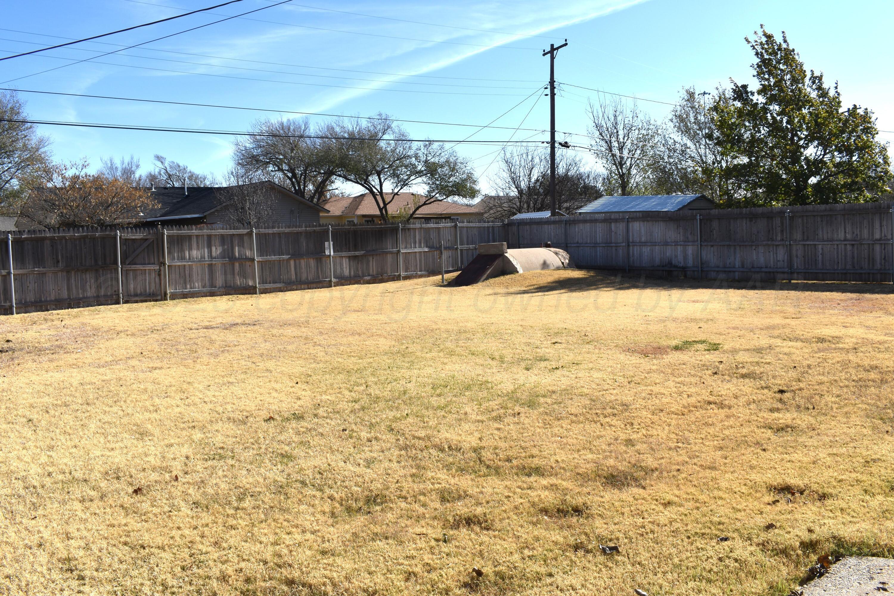 1919 Cherry Street Amarillo, TX 79106 - Photo 19 of 19 a view of a terrace