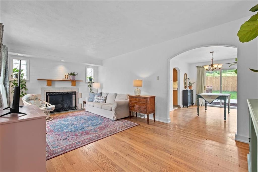 1953 Warriors Road Pittsburgh, PA 15205 - Photo 3 of 31 Gallery Image 3