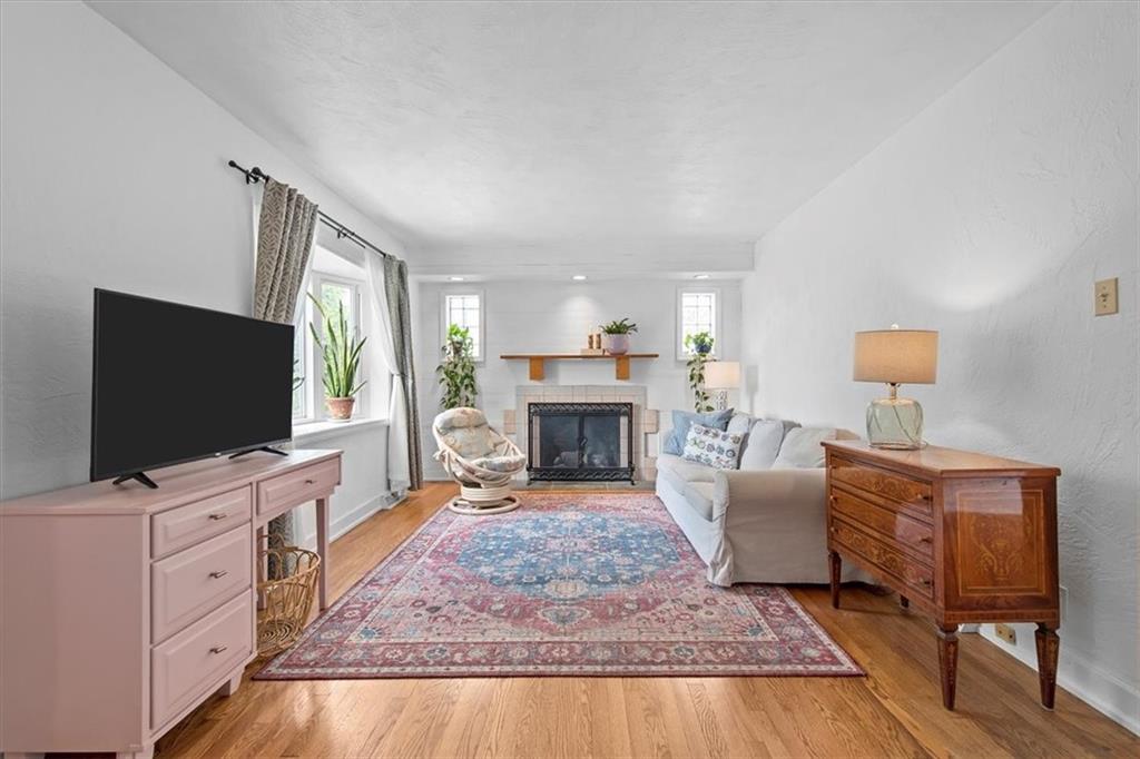 1953 Warriors Road Pittsburgh, PA 15205 - Photo 5 of 31 Gallery Image 5
