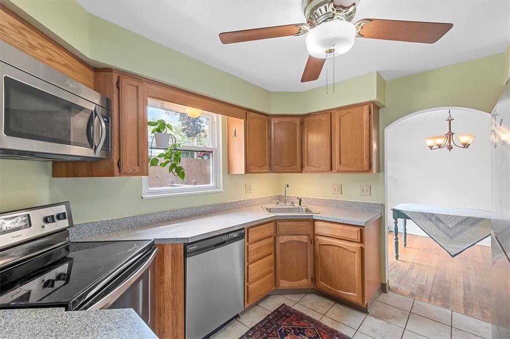1953 Warriors Road Pittsburgh, PA 15205 - Photo 10 of 31 Gallery Image 10