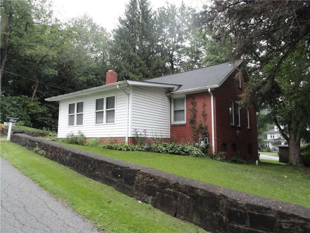 207 East Ridilla Road Latrobe, PA 15650 - Photo 13 of 14 Front view with 1 parking space