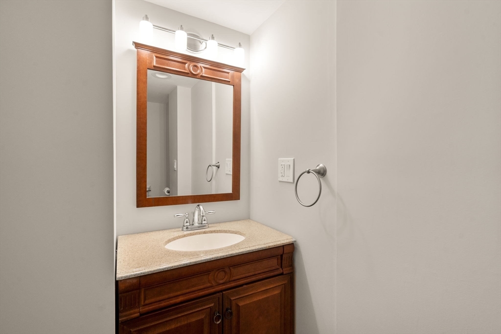 85 Schoolmasters Lane Dedham, MA 02026 - Photo 17 of 42