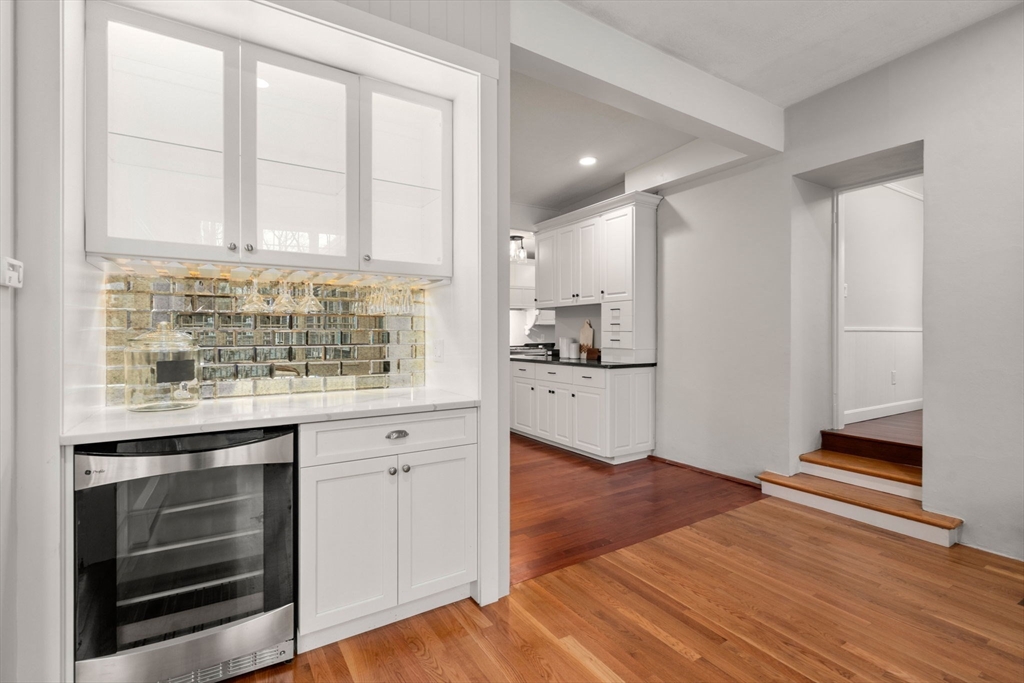 85 Schoolmasters Lane Dedham, MA 02026 - Photo 5 of 42