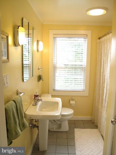 1584 Dellsway Road Towson, MD 21286 - Photo 11 of 16 Bath #1