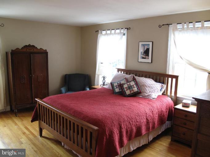 1584 Dellsway Road Towson, MD 21286 - Photo 3 of 16 Master Bedroom