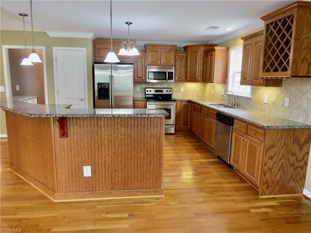 132 Feather Ridge Circle Reidsville, NC 27320 - Photo 2 of 42 Kitchen