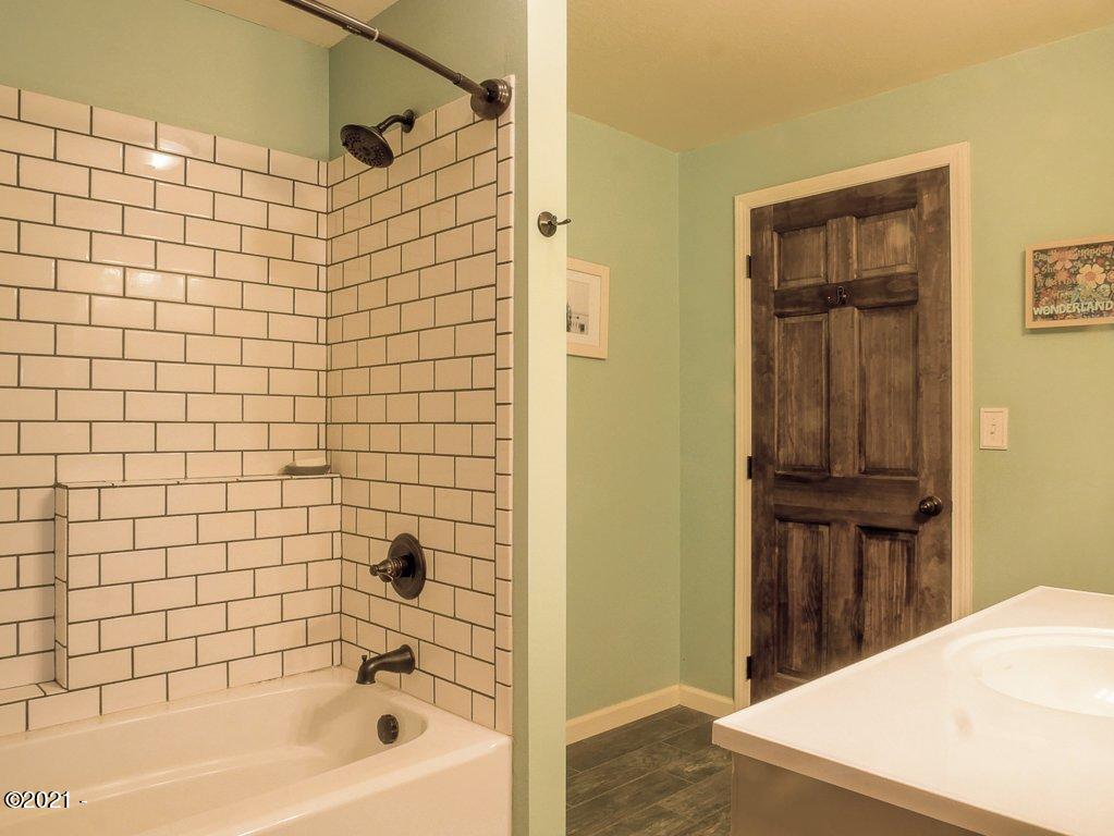 152 Northwest Grinstead Street Siletz, OR 97380 - Photo 8 of 30 Main Floor Bathroom