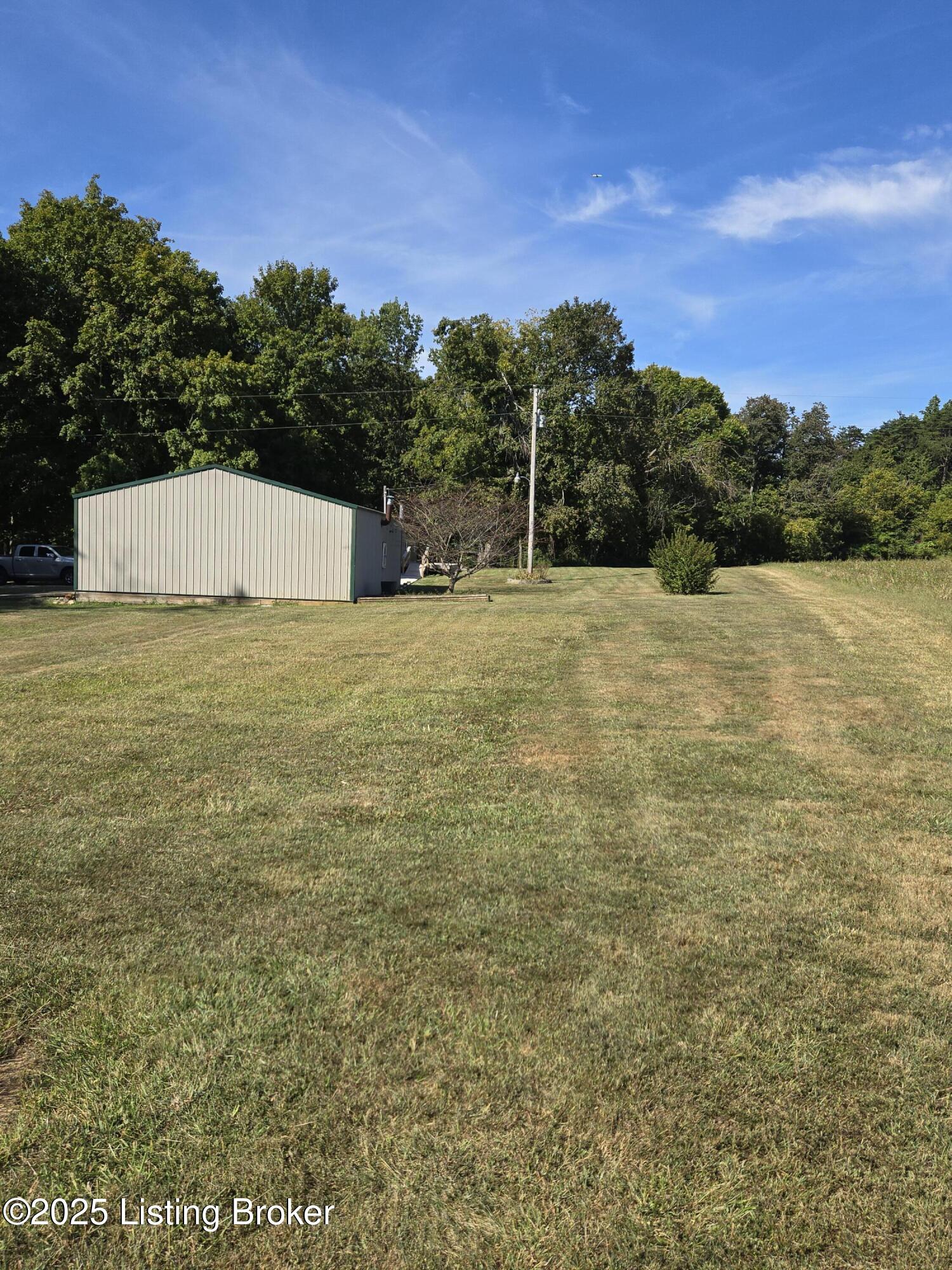 2131 Ridge Road Shepherdsville, KY 40165 - Photo 36 of 51 20250901_110735