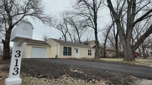 $244,900 | 313 Louis Road, Joliet, IL 60433