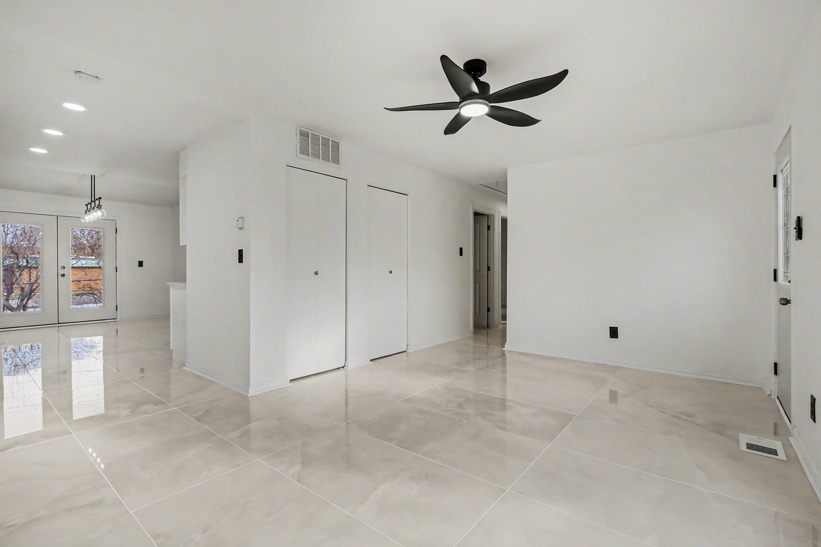 313 Louis Road Joliet, IL 60433 - Photo 3 of 15 Gallery Image 3