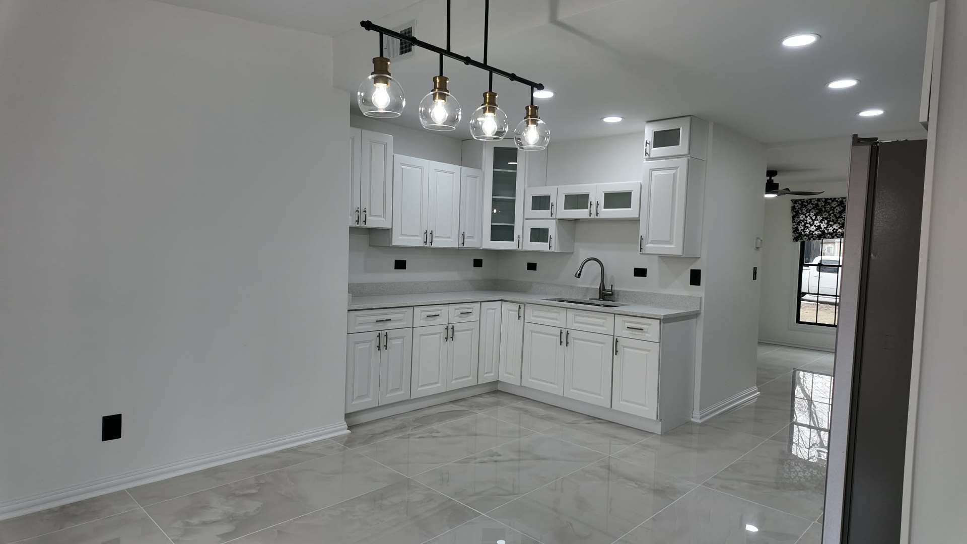 313 Louis Road Joliet, IL 60433 - Photo 4 of 14