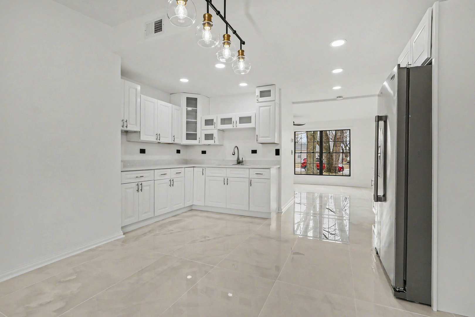 313 Louis Road Joliet, IL 60433 - Photo 8 of 15 Gallery Image 8
