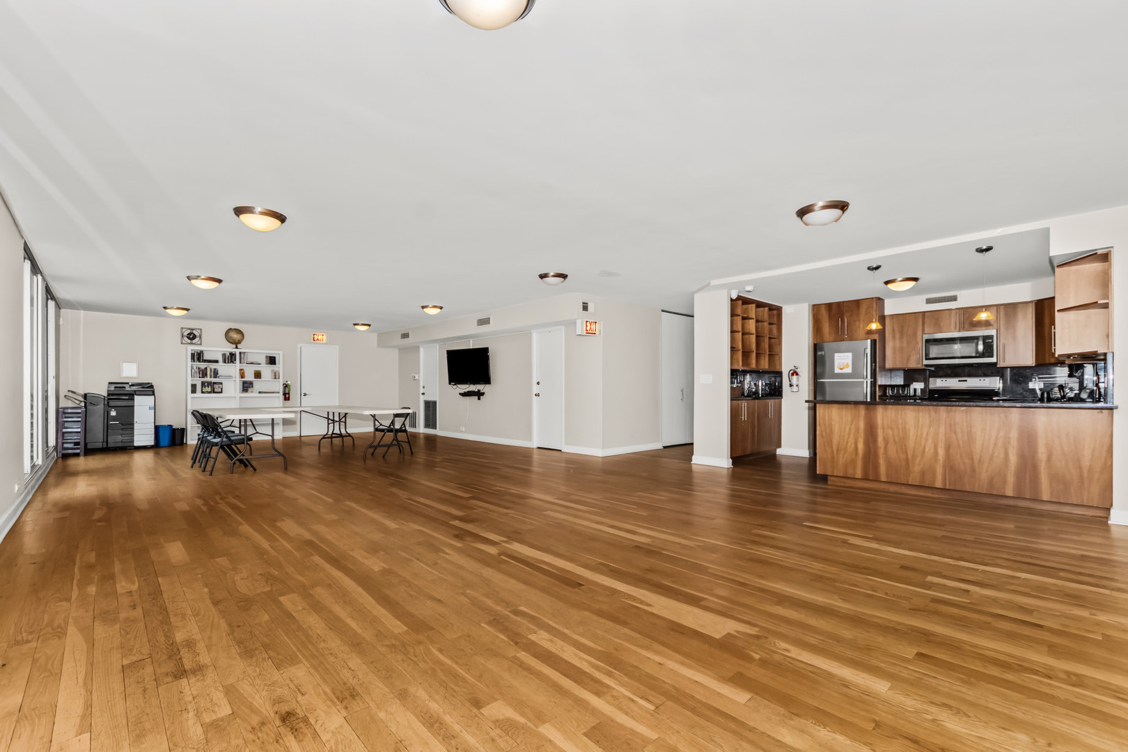 5855 North Sheridan Road, Unit 14G Chicago, IL 60660 - Photo 18 of 30 Gallery Image 18