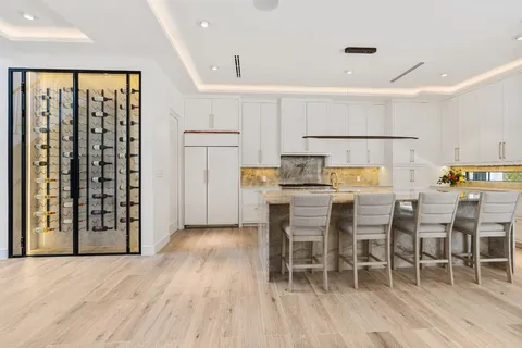 $2,850,000 | 46 West Broad Oaks Drive, Houston, TX 77056