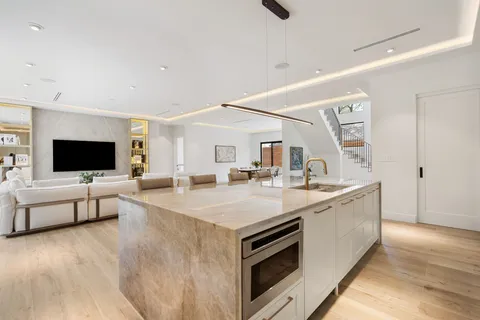 $2,850,000 | 46 West Broad Oaks Drive, Houston, TX 77056