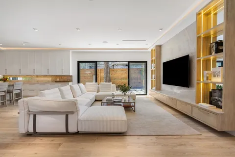 $2,850,000 | 46 West Broad Oaks Drive, Houston, TX 77056