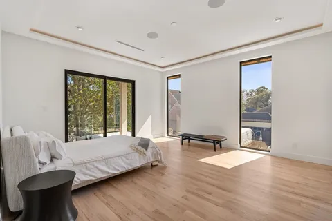 $2,850,000 | 46 West Broad Oaks Drive, Houston, TX 77056