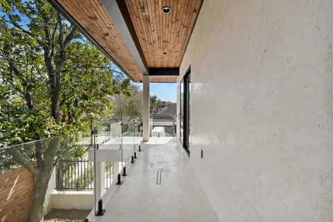 $2,850,000 | 46 West Broad Oaks Drive, Houston, TX 77056