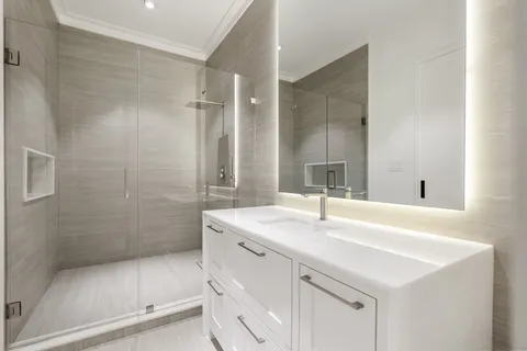 $2,850,000 | 46 West Broad Oaks Drive, Houston, TX 77056