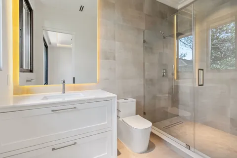 $2,850,000 | 46 West Broad Oaks Drive, Houston, TX 77056