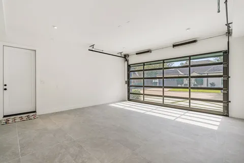 $2,850,000 | 46 West Broad Oaks Drive, Houston, TX 77056