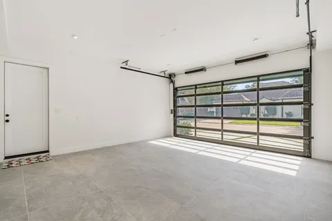 $2,850,000 | 46 West Broad Oaks Drive, Houston, TX 77056