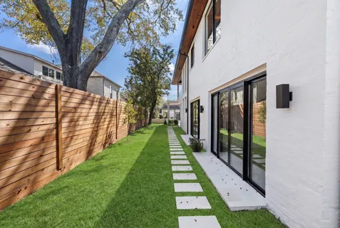 $2,850,000 | 46 West Broad Oaks Drive, Houston, TX 77056