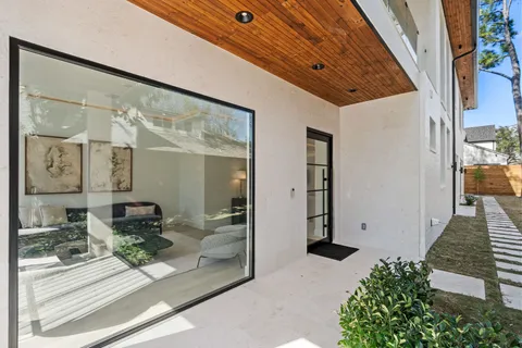 $2,850,000 | 46 West Broad Oaks Drive, Houston, TX 77056