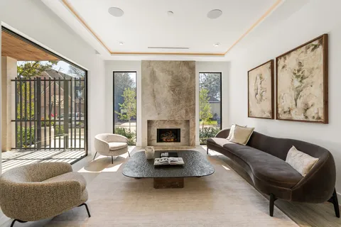 $2,850,000 | 46 West Broad Oaks Drive, Houston, TX 77056