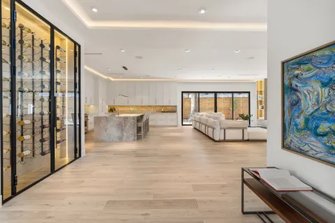 $2,850,000 | 46 West Broad Oaks Drive, Houston, TX 77056