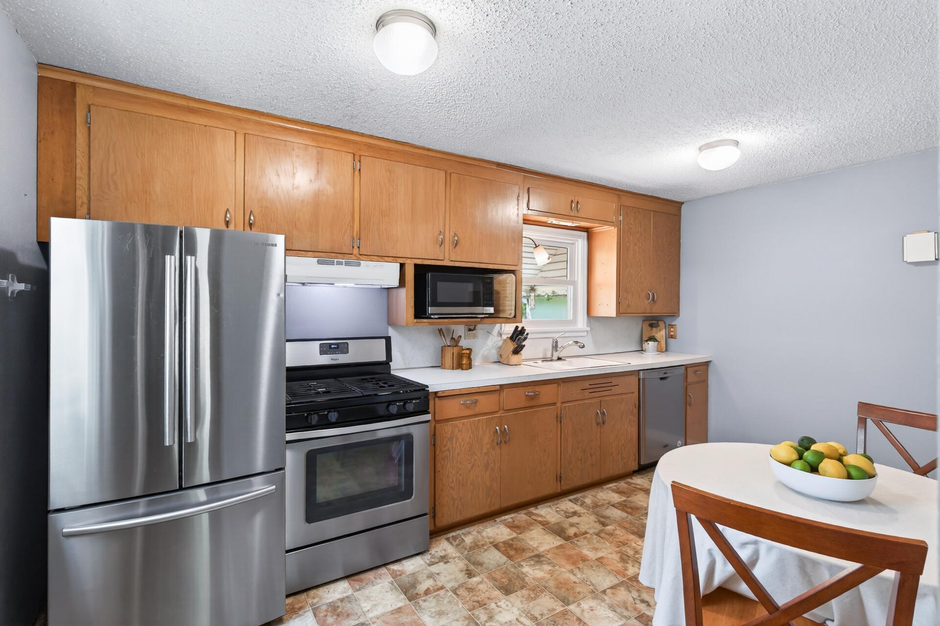 2000 County Rd F East White Bear Lake, MN 55110 - Photo 7 of 27
