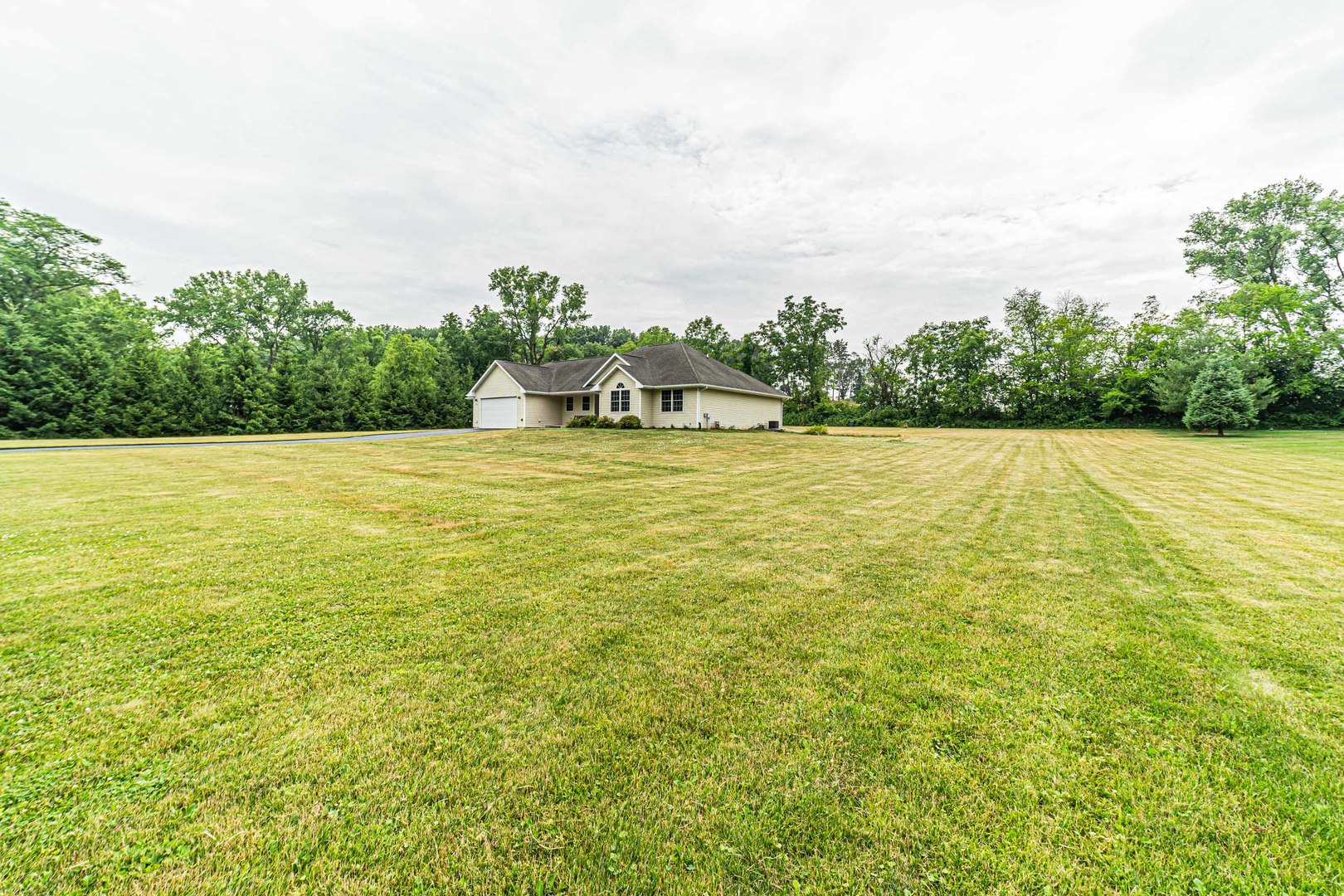 2113 Grand Detour Road Dixon, IL 61021 - Photo 27 of 35 a view of an ocean and beach