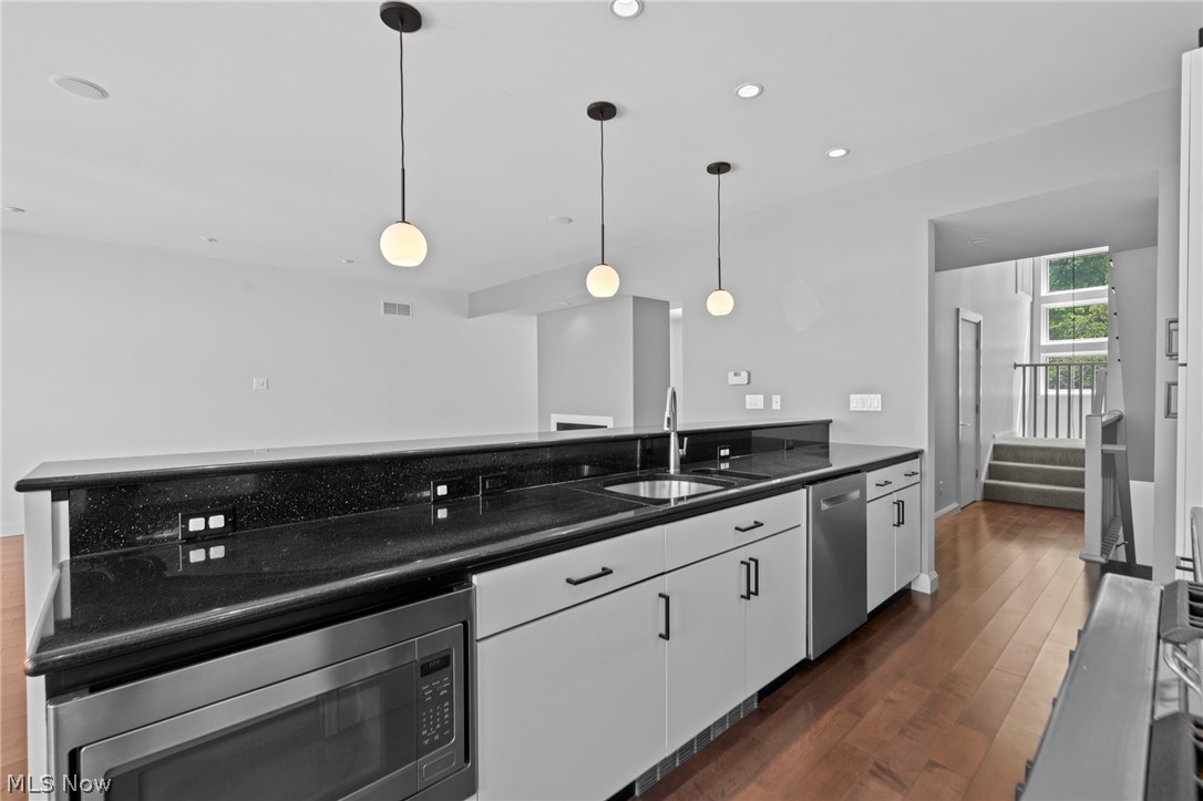 2339 Edgehill Road Cleveland, OH 44106 - Photo 12 of 50 2nd Level