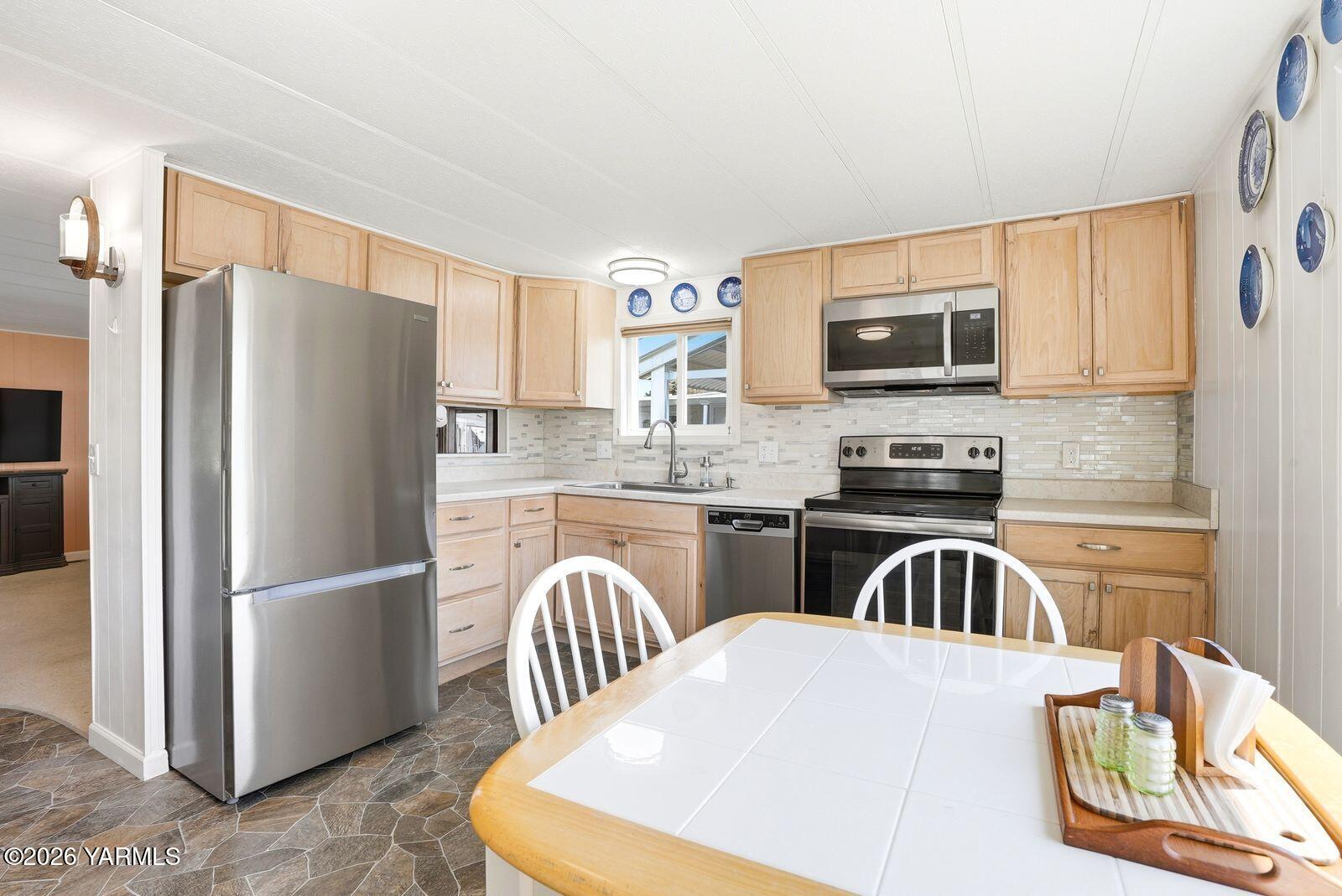 3601 Castlevale Road, Unit 33 Yakima, WA 98902 - Photo 9 of 24 3601 Castlevale Rd_009