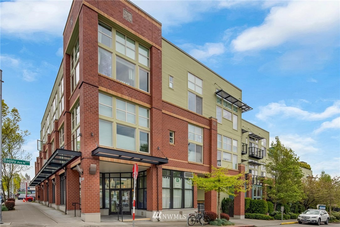 4422 Bagley Avenue North, Unit 108 Seattle, WA 98103 - Photo 1 of 23