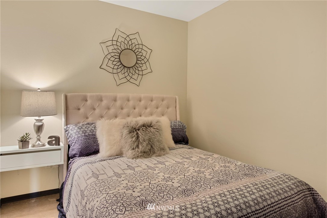 4422 Bagley Avenue North, Unit 108 Seattle, WA 98103 - Photo 13 of 23