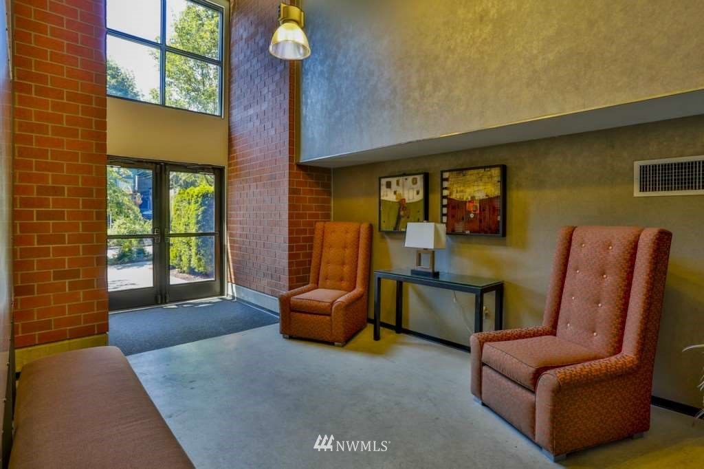 4422 Bagley Avenue North, Unit 108 Seattle, WA 98103 - Photo 20 of 23