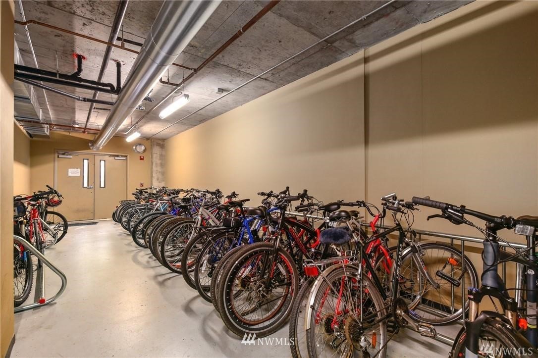 4422 Bagley Avenue North, Unit 108 Seattle, WA 98103 - Photo 21 of 23