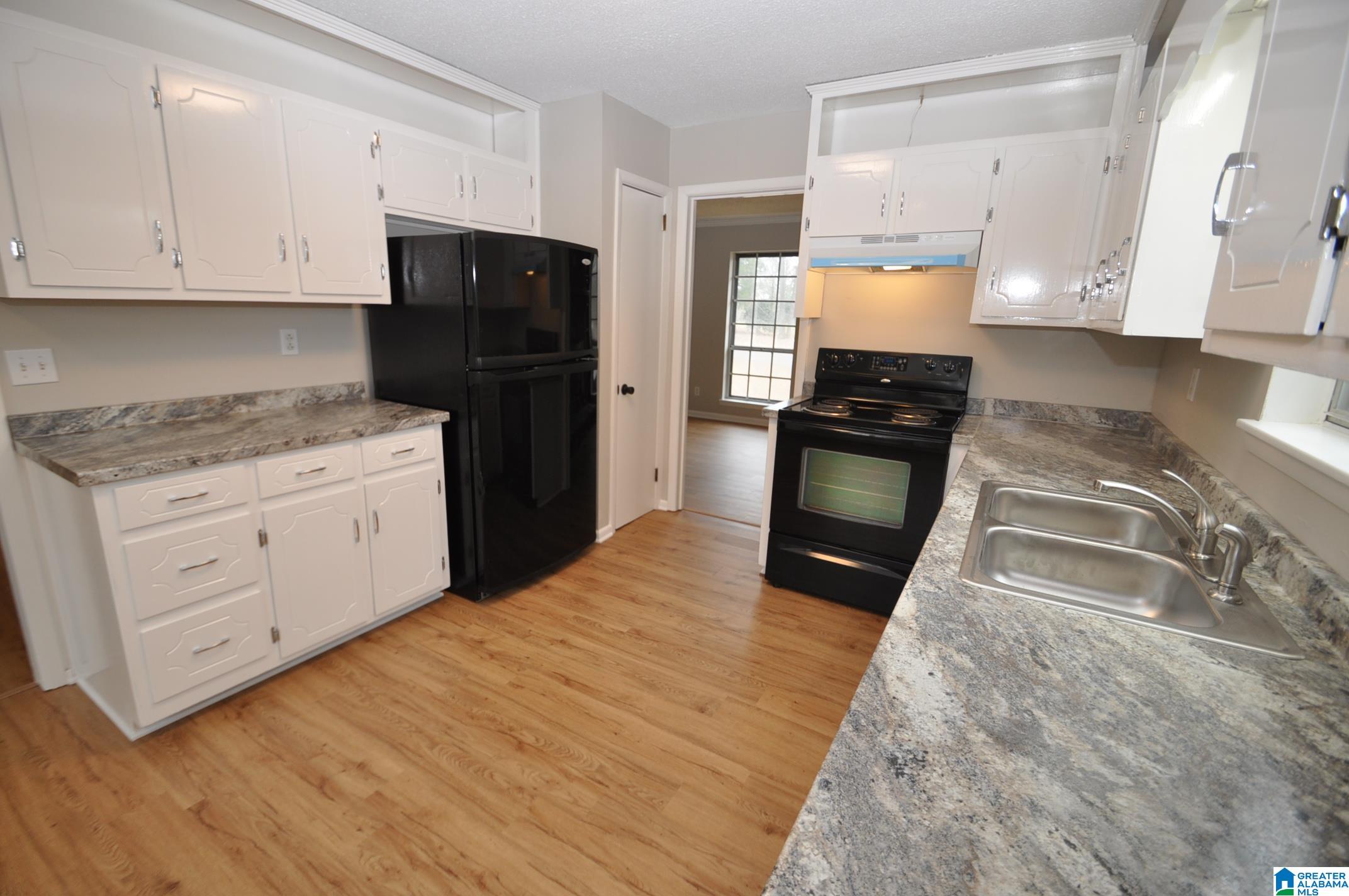 112 Oak Street Alabaster, AL 35114 - Photo 5 of 7