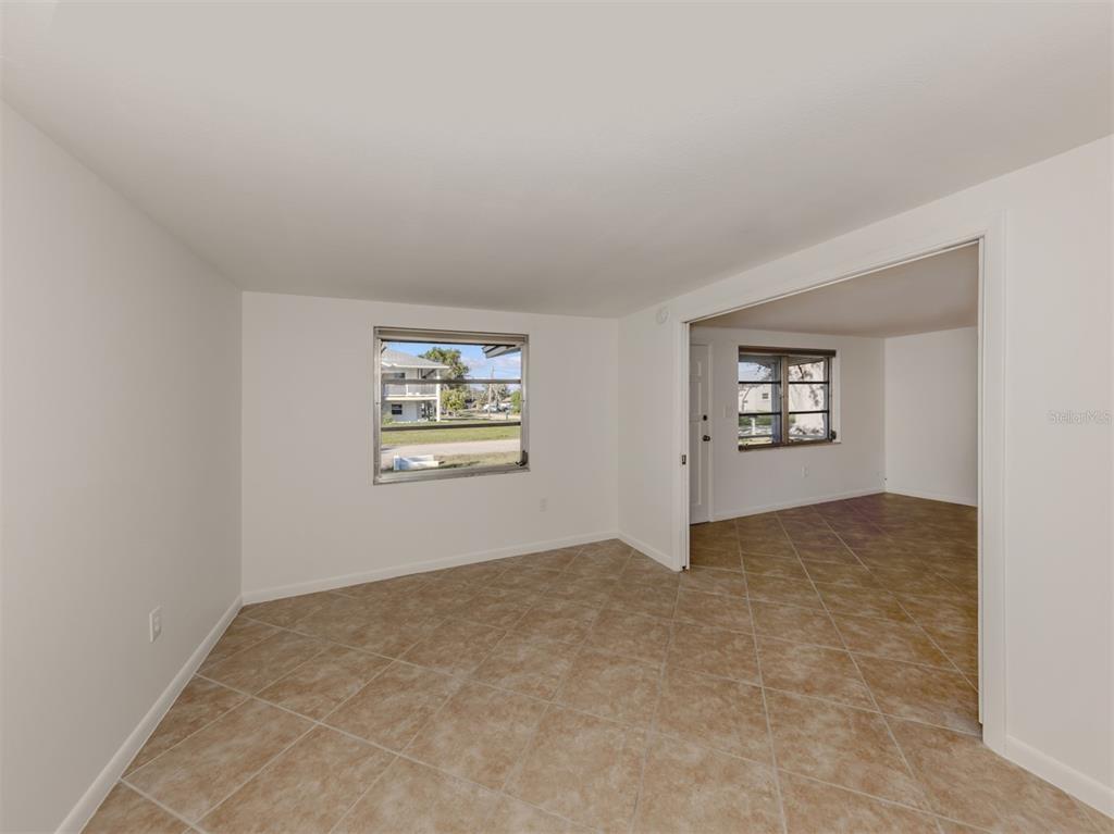 492 Constance Road Venice, FL 34293 - Photo 22 of 76 Guest bedroom