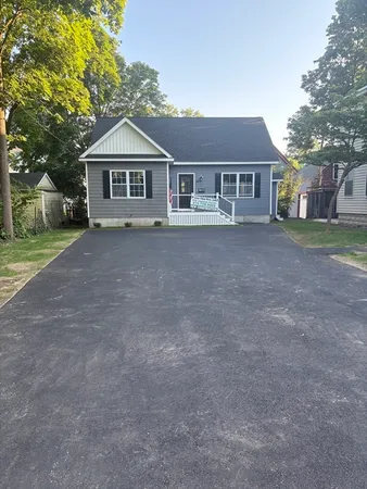 $2,850 | 18 Upham, Unit B, Lowell, MA 01850